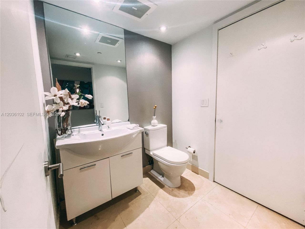 465 Brickell Ave , Unit 1101, Miami, FL 33131 Photo
