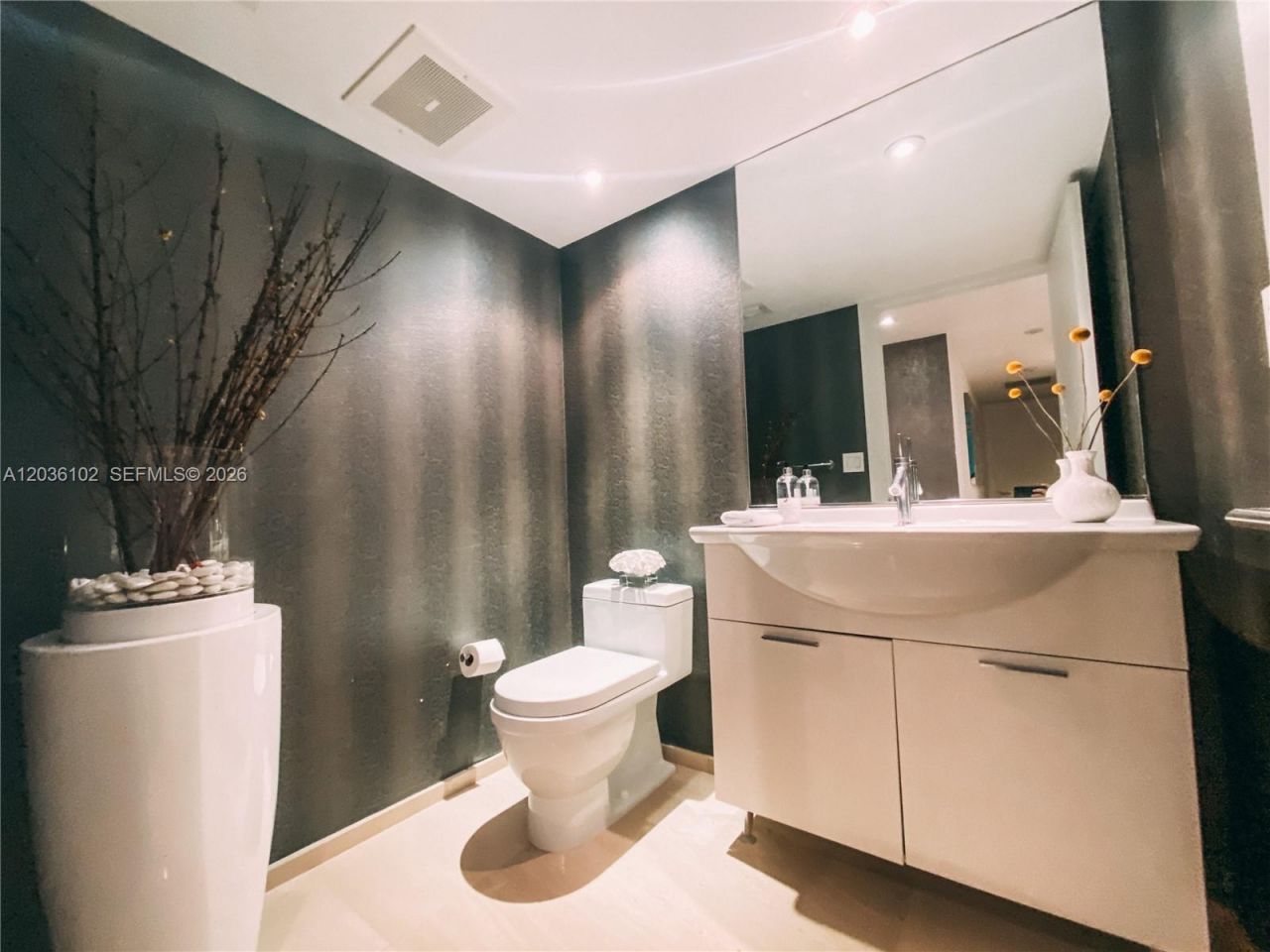 465 Brickell Ave , Unit 1101, Miami, FL 33131 Photo