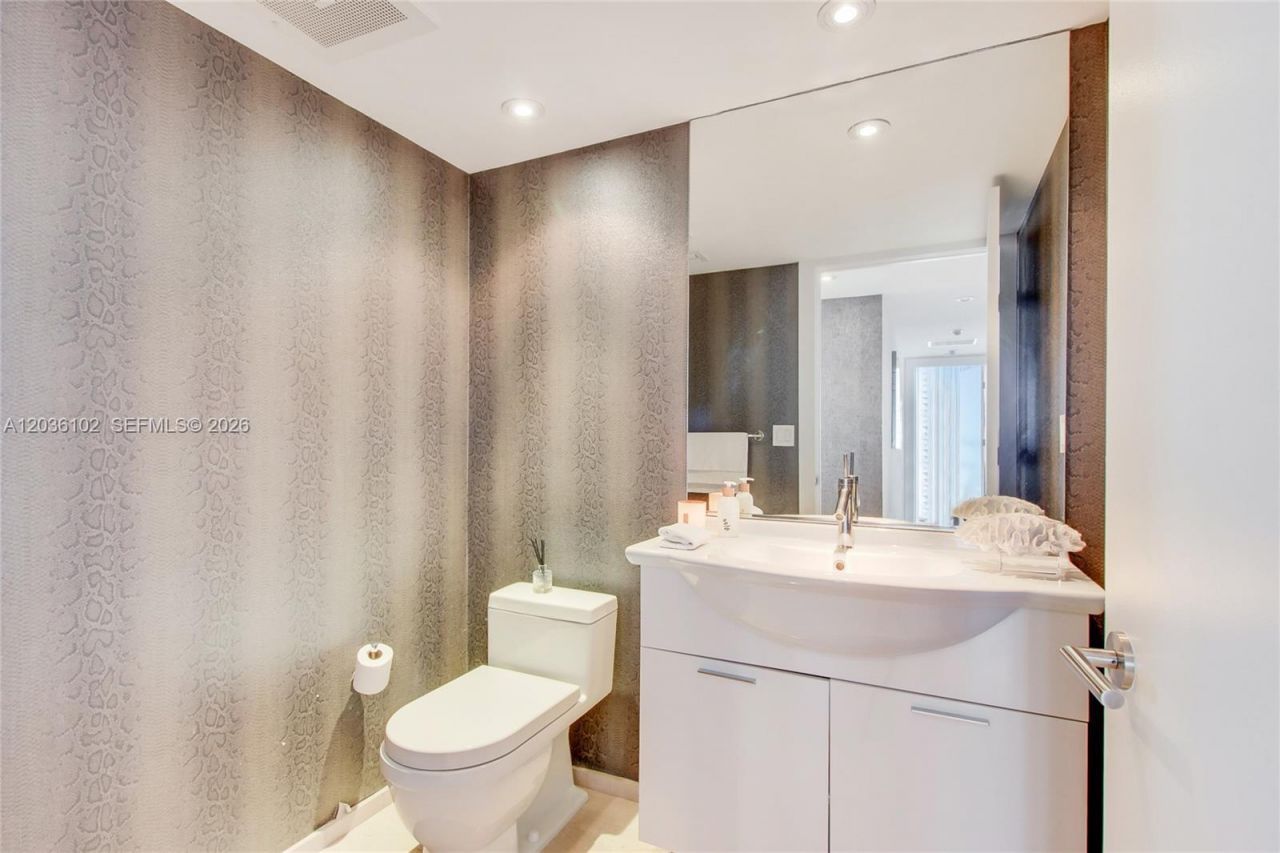 465 Brickell Ave, Unit 1101, Miami, FL 33131 Photo
