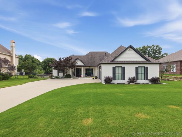 122 New Haven Street , Catoosa, OK 74015