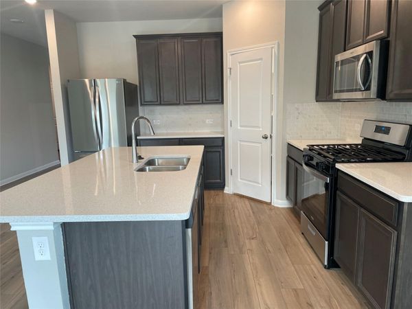 404 Grasslands TRL , Hutto, TX 78634