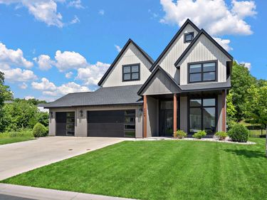 4998 Beach Street NE, Prior Lake, MN 55372