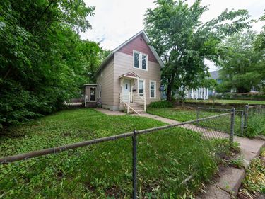 955 Wilson Avenue, Saint Paul, MN 55106