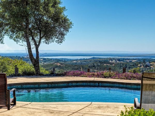 3033 Ridgeline Dr, Rescue, CA 95672