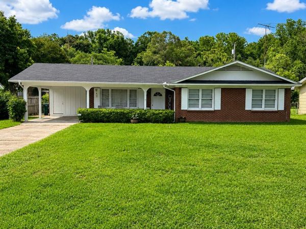 1830 Glencrest Avenue, Yazoo City, MS 39194