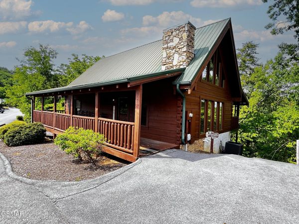 3216 White Falcon Way , Pigeon Forge, TN 37863
