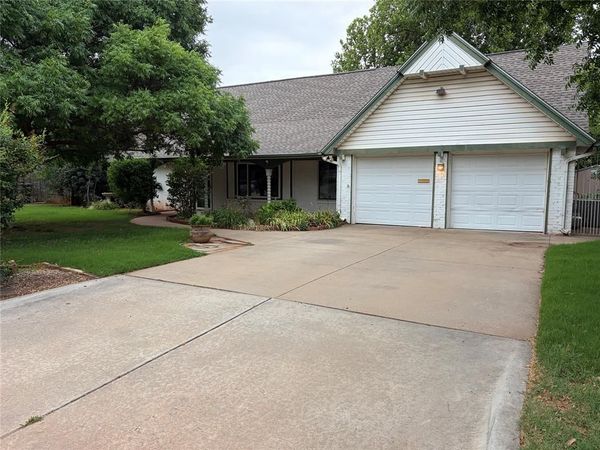 7309 N Hammond Avenue, Warr Acres, OK 73132
