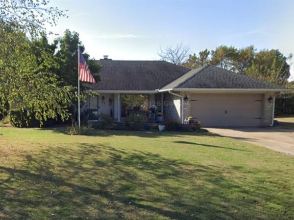 21 Oak Hill Road, Shawnee, OK 74804