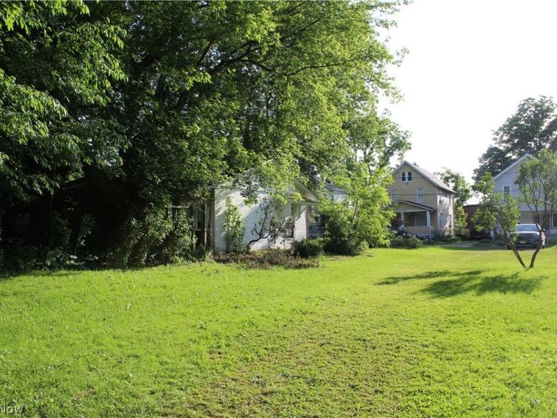 323 Fox Drive, Ashtabula, OH 44004 Photo 7
