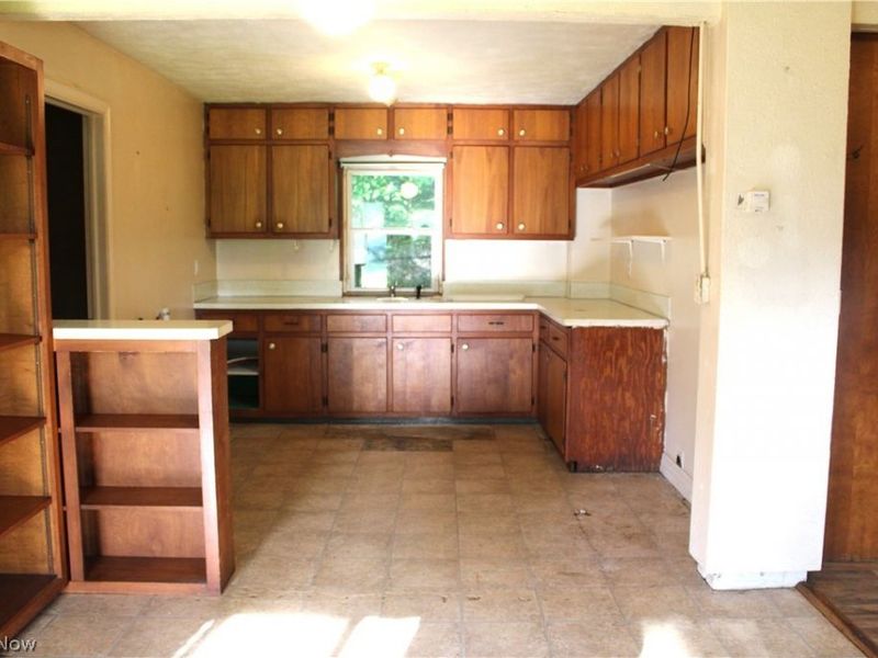 323 Fox Drive, Ashtabula, OH 44004 Photo 8