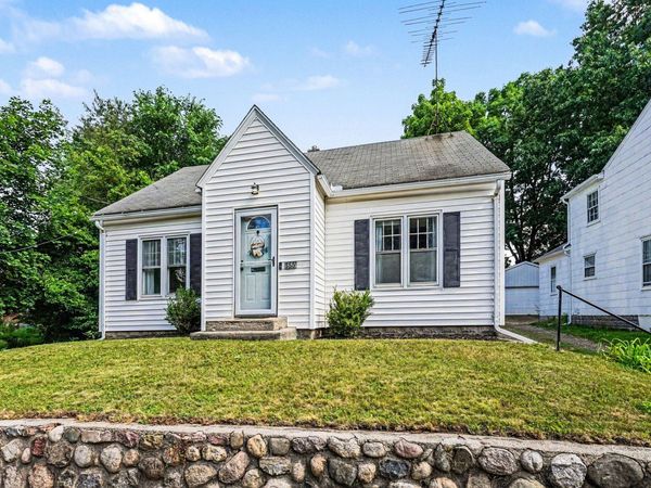 166 Ridgewood Street, Kalamazoo, MI 49001