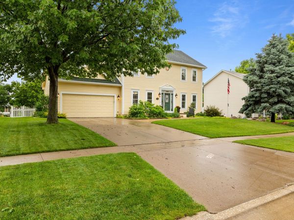 1214 Sandalwood Court SW, Altoona, IA 50009