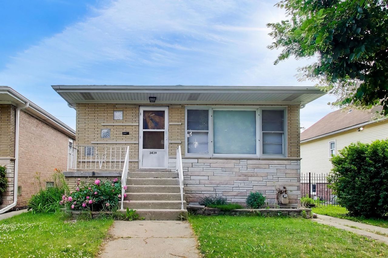 3439 S Hermitage Avenue, Chicago, IL 60608 Main Photo