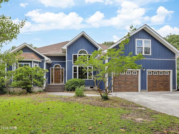 427 Lakeview Drive , Hampstead, NC 28443