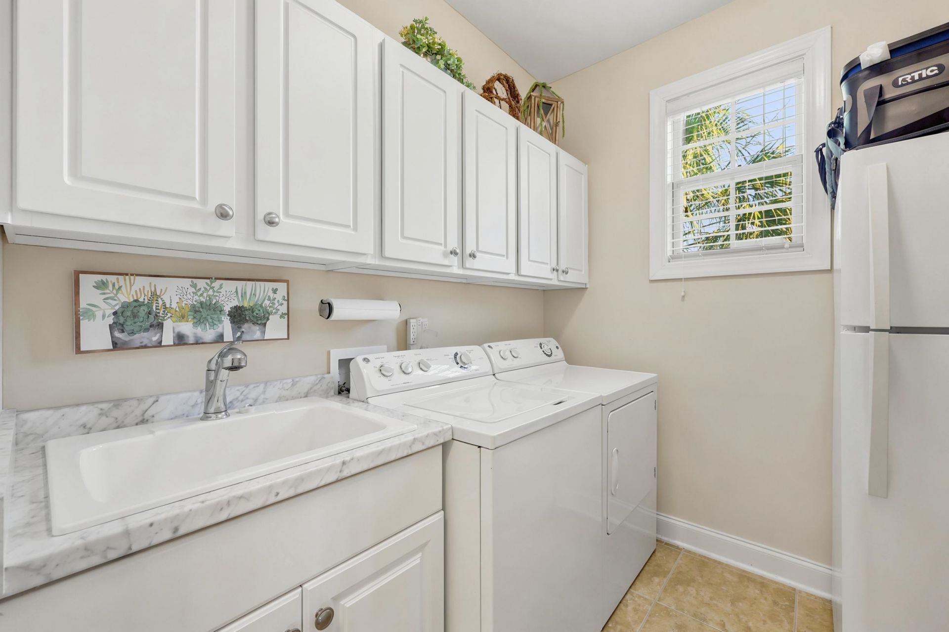 1601 East Island Dr.  Photo 27