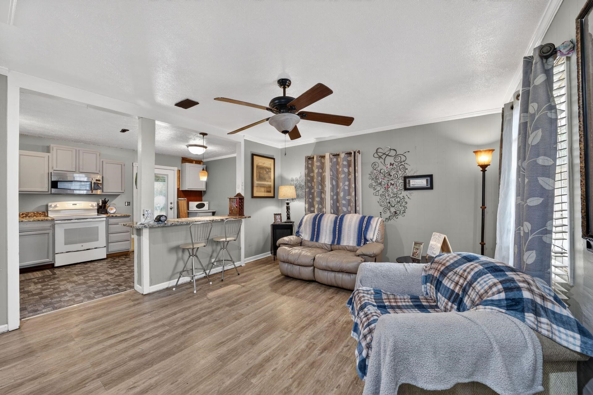 8345 Highway 917  Photo 12