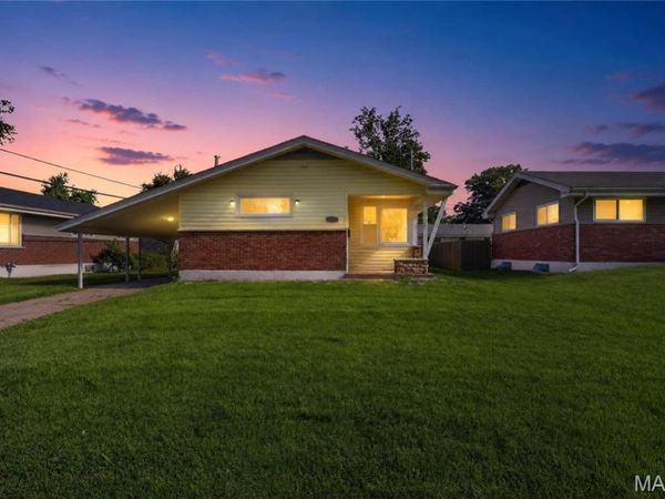 2207 Hollis Drive , St Louis, MO 63136
