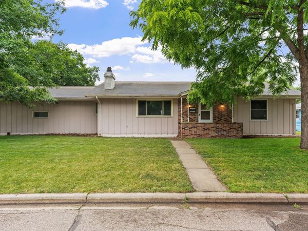 9 6th Avenue NE, Osseo, MN 55369
