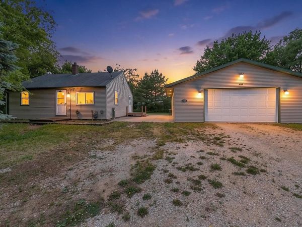 3125 BREEZEWOOD LANE, Neenah, WI 54956