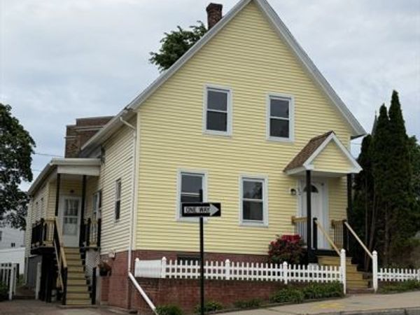 52 Harrison St, Worcester, MA 01604