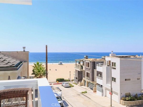 126 Neptune Avenue , Hermosa Beach, CA 90254