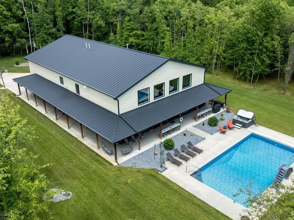 10810 Douglas Rd, Osceola, IN 46561