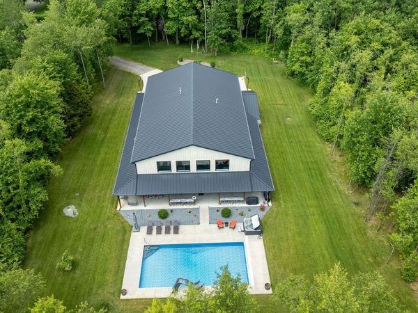 10810 Douglas Rd, Osceola, IN 46561