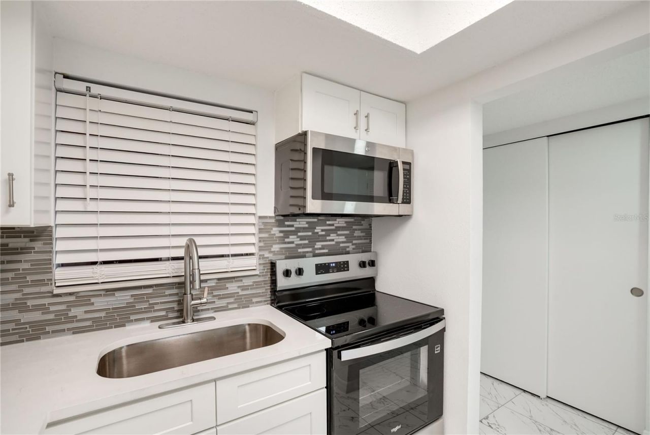 4013 Lake Bayshore Dr , Unit 107, Bradenton, FL 34205 Photo