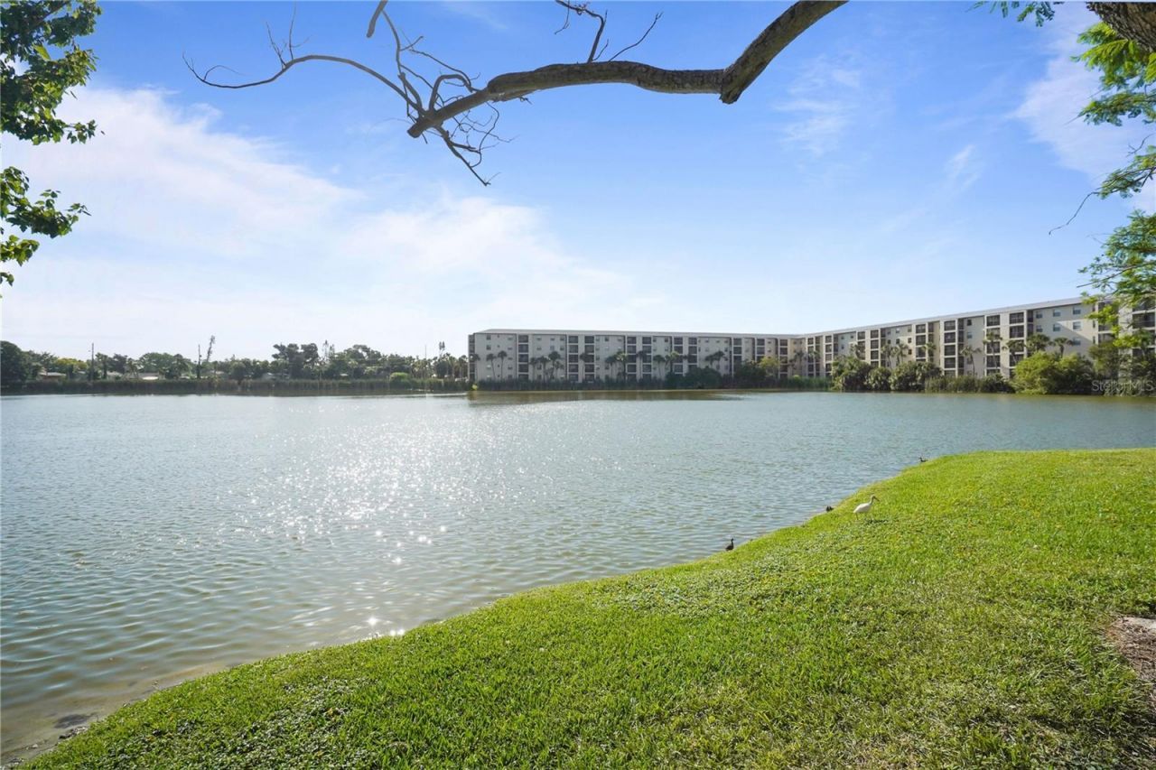 4013 Lake Bayshore Dr , Unit 107, Bradenton, FL 34205 Photo