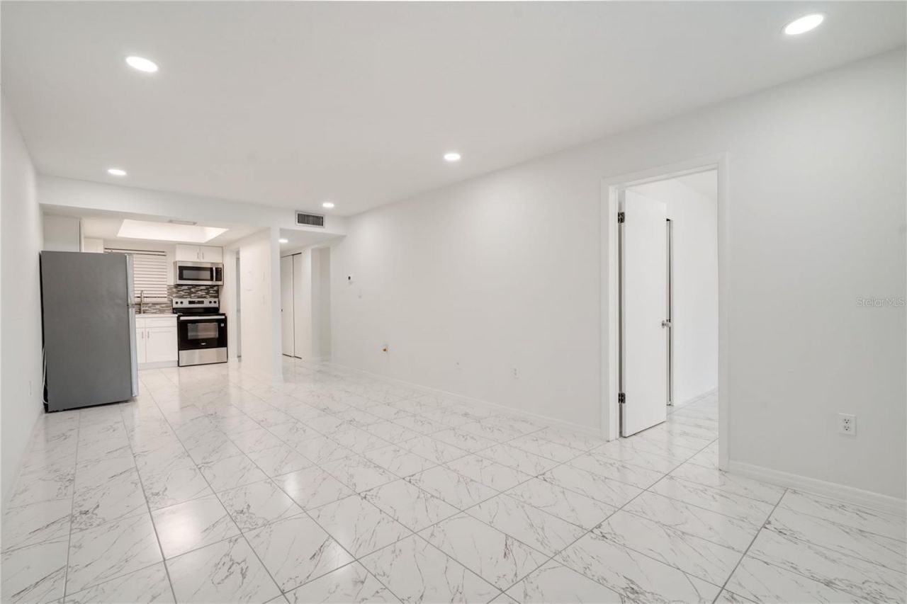 4013 Lake Bayshore Dr , Unit 107, Bradenton, FL 34205 Photo