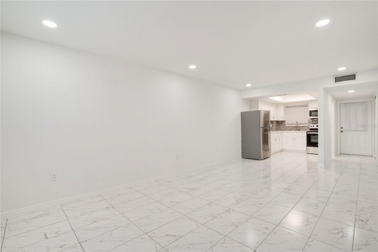 4013 Lake Bayshore Dr , Unit 107, Bradenton, FL 34205 Photo