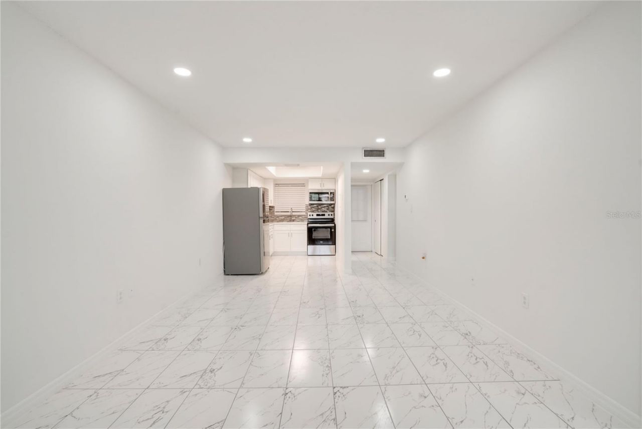 4013 Lake Bayshore Dr , Unit 107, Bradenton, FL 34205 Photo