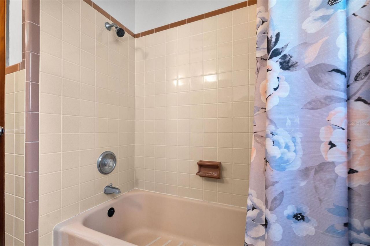 6608 24th Avenue E, Bradenton, FL 34208 Photo