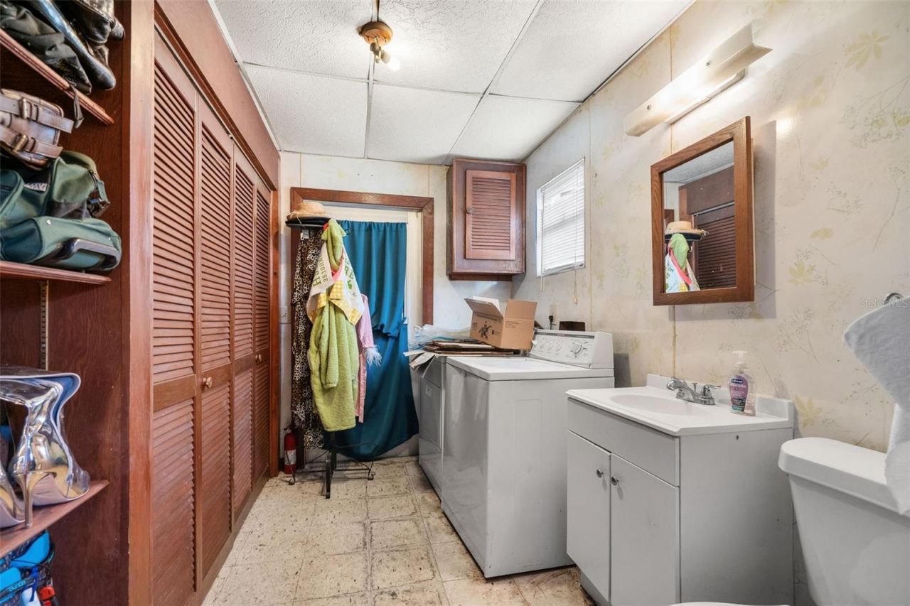 6608 24th Avenue E, Bradenton, FL 34208 Photo