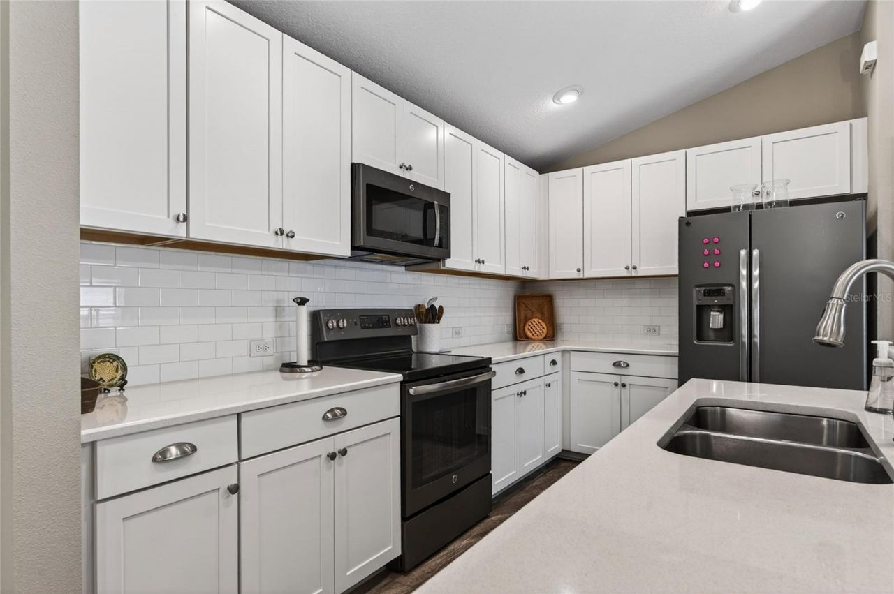 12666 Shimmering Oak Circle, Venice, FL 34293 Photo