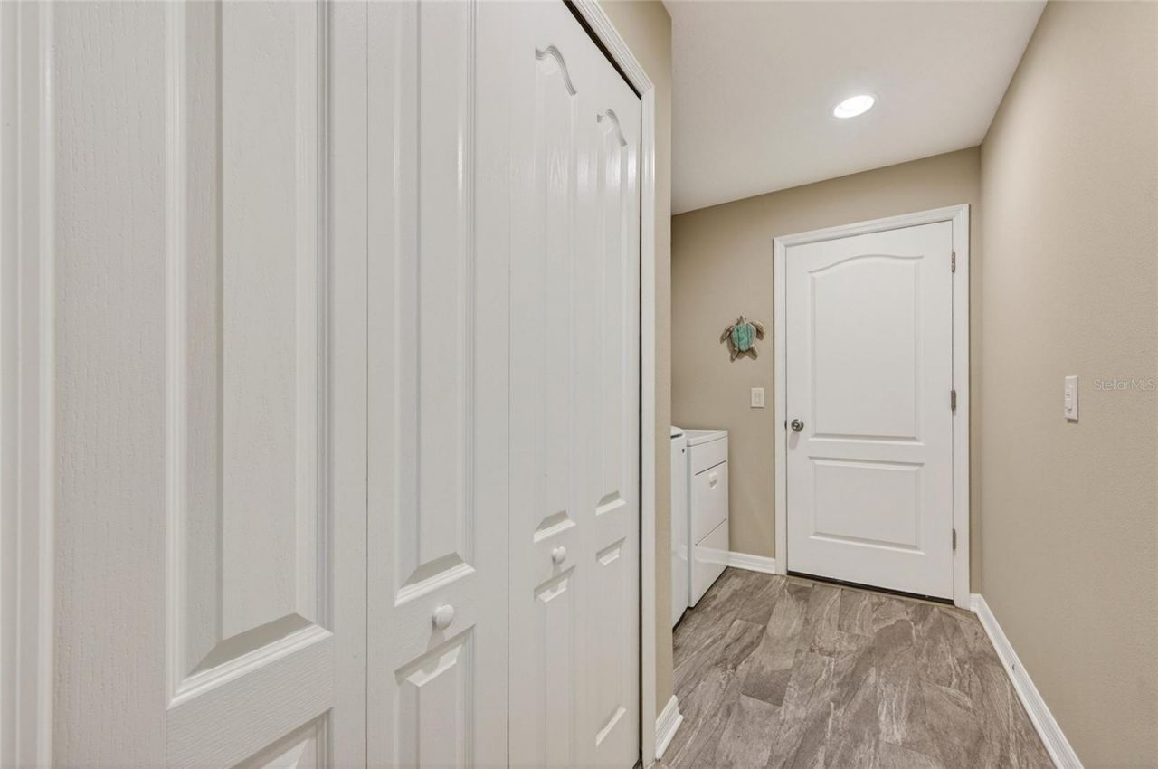 12666 Shimmering Oak Circle, Venice, FL 34293 Photo