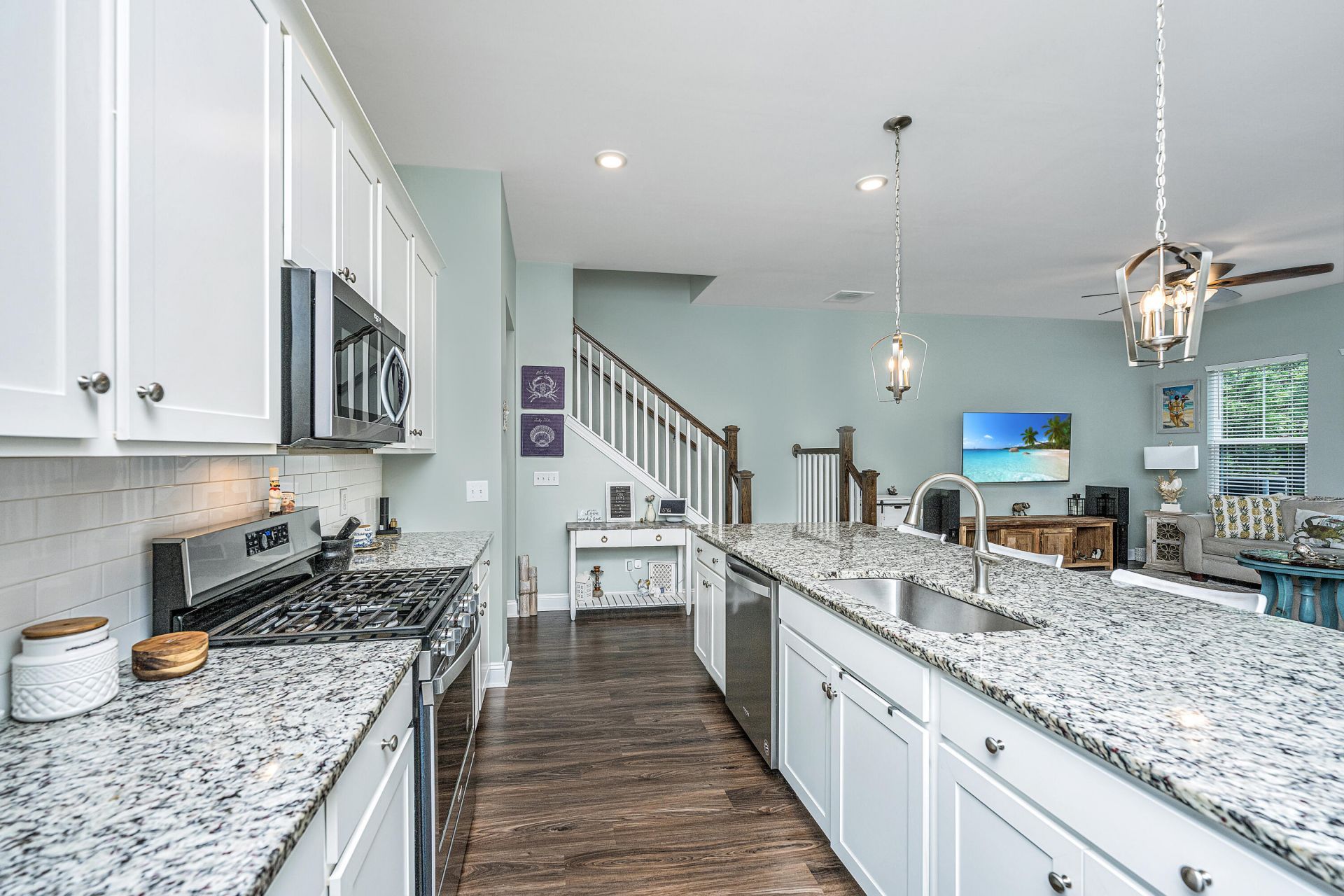 3044 Emma Lane Photo 5