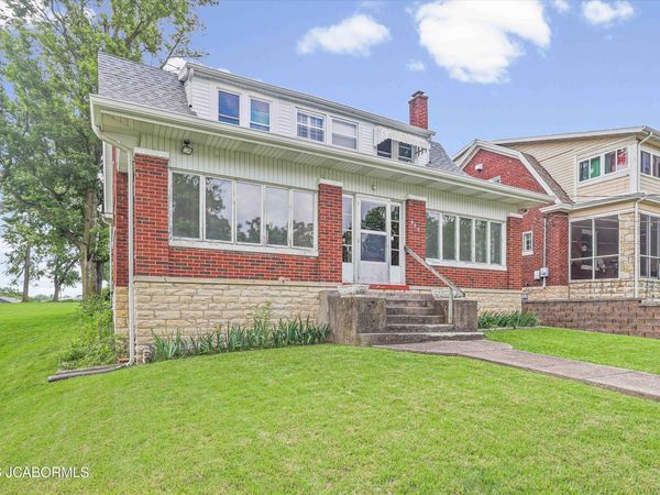 923 ADAMS STREET, Jefferson City, MO 65101