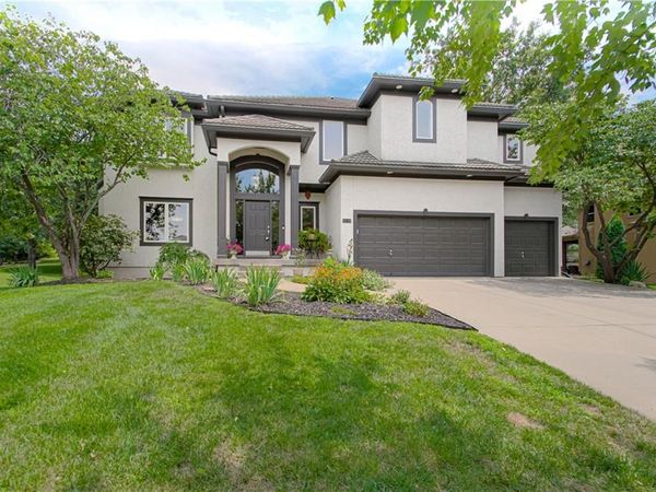 9129 Redbud Lane, Lenexa, KS 66220