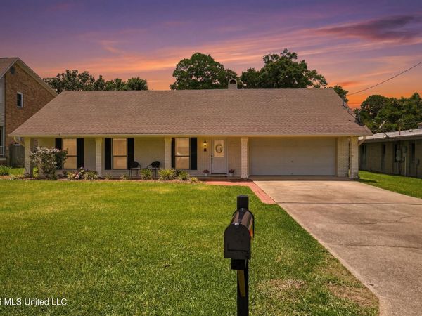 319 Eastview Drive, Biloxi, MS 39531