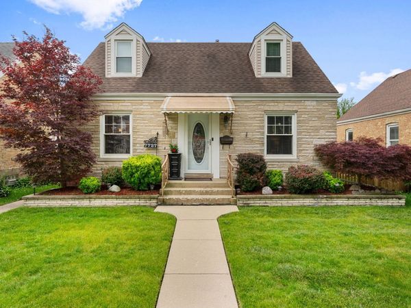 7727 W Berwyn Avenue , Chicago, IL 60656