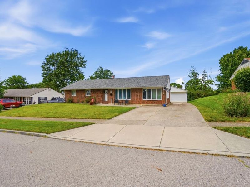 2937 E Cunnington Lane, Kettering, OH 45420 Photo 2