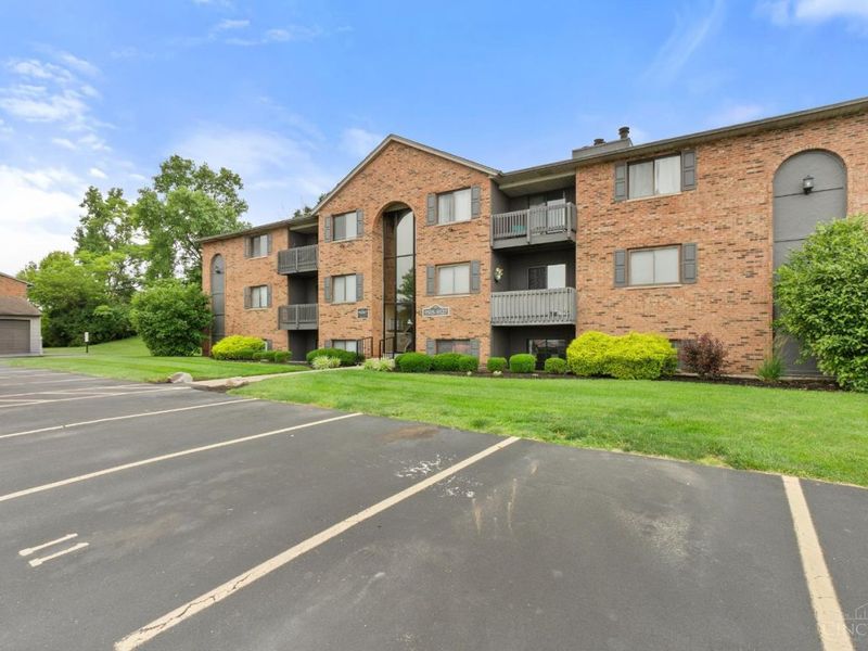 9511 Canyon Pass Drive, West Chester, OH 45011 Photo 2