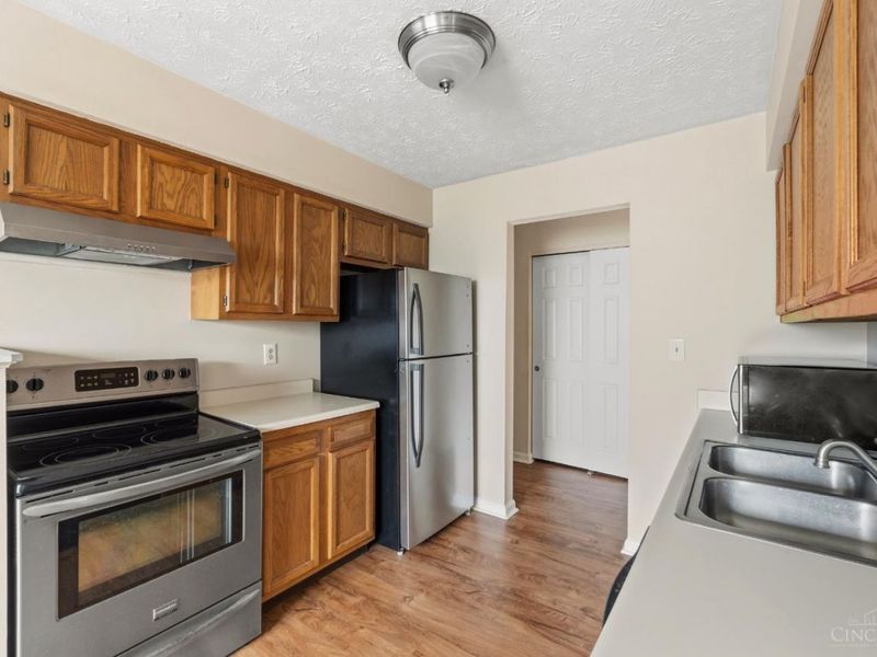 9511 Canyon Pass Drive, West Chester, OH 45011 Photo 7