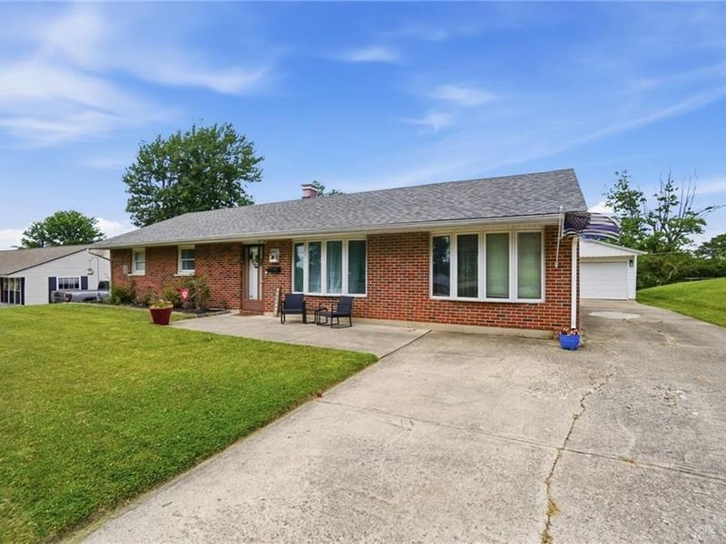 2937 E Cunnington Lane, Kettering, OH 45420 Photo 4