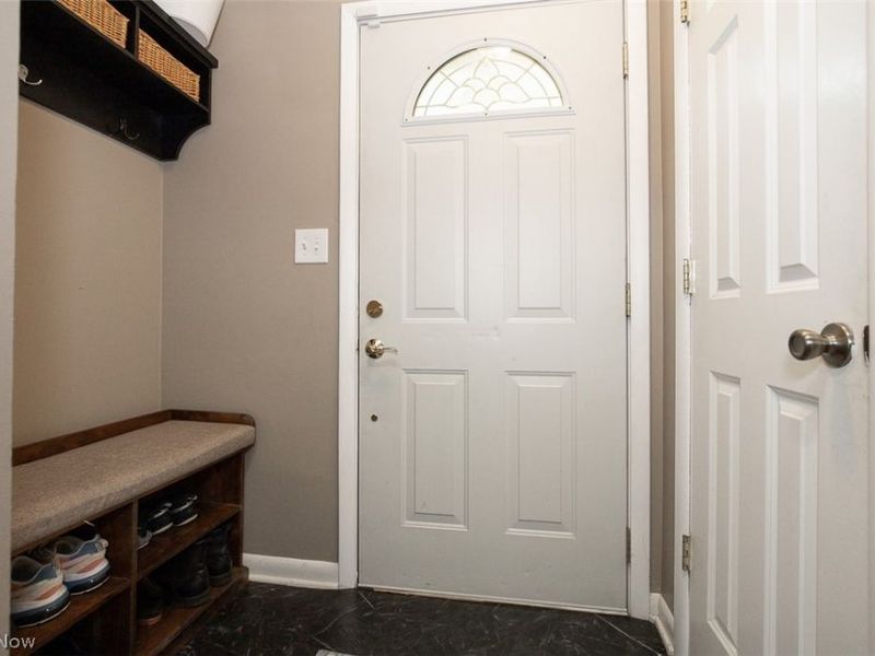 1724 Wiltshire Road, Akron, OH 44313 Photo 2
