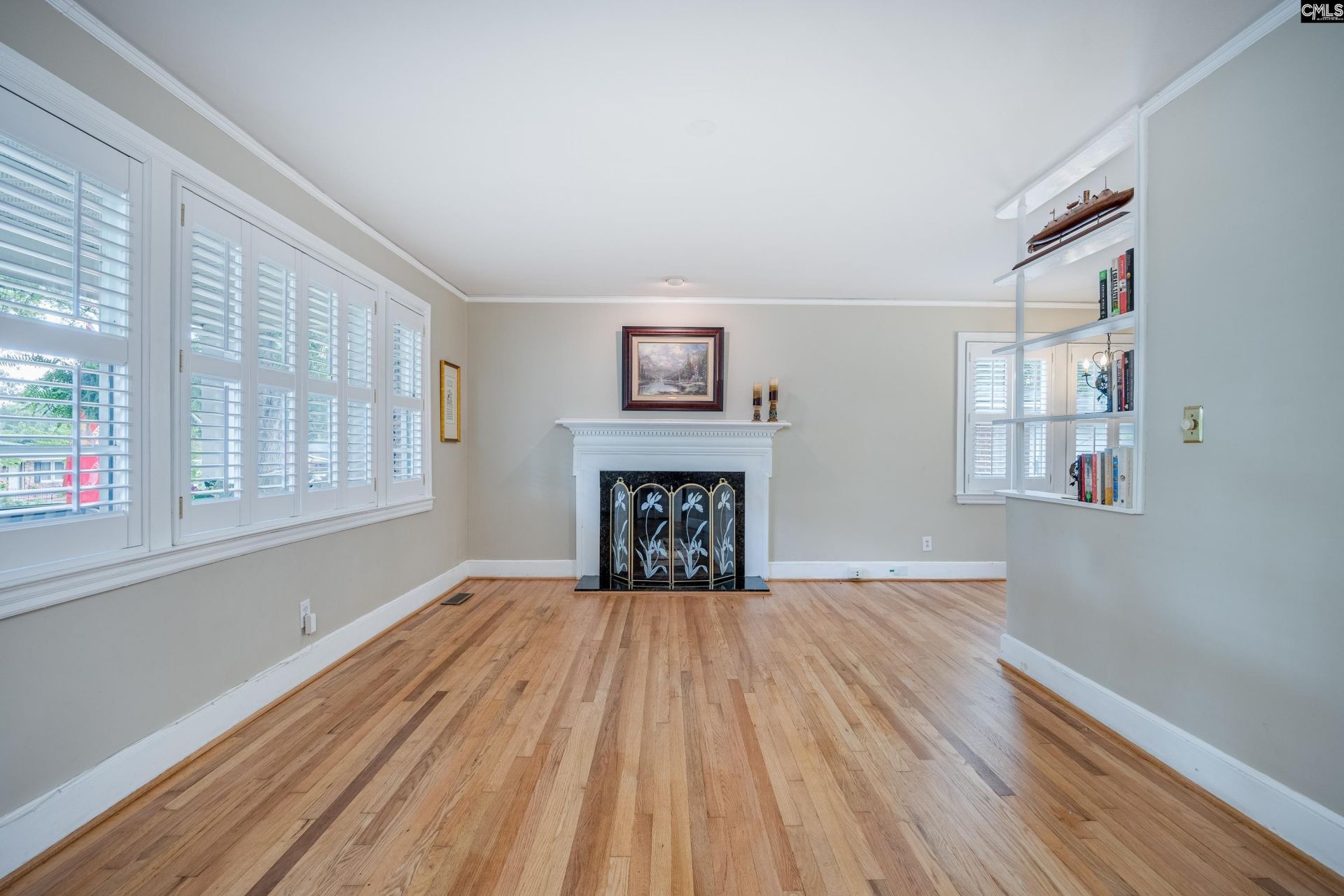 1035 Elm Avenue  Photo 11