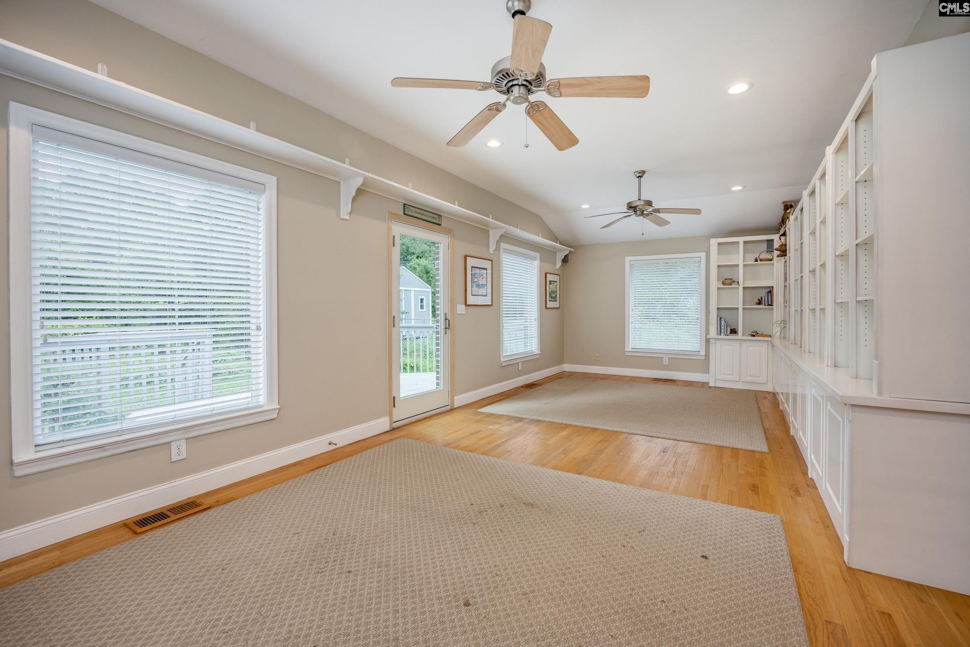 1035 Elm Avenue  Photo 23