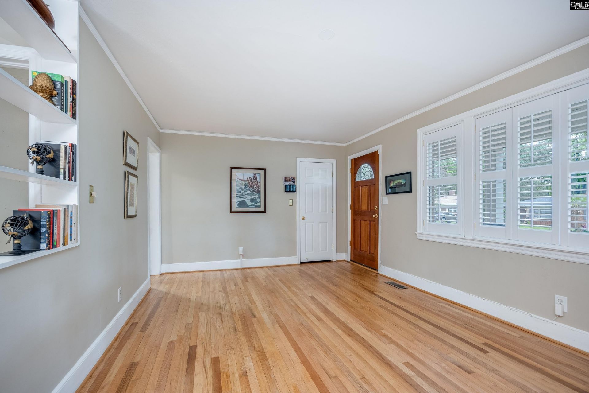 1035 Elm Avenue  Photo 8