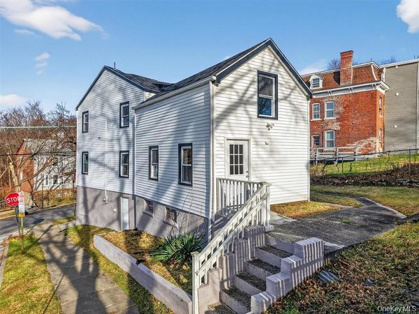 27 Spruce Street , Poughkeepsie, NY 12601